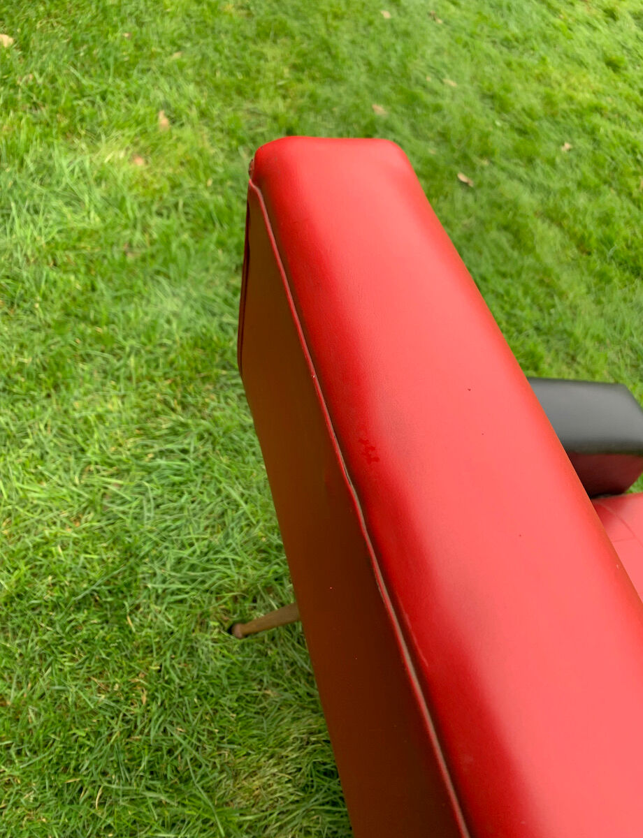 Armchair "60s" in red and black skaï