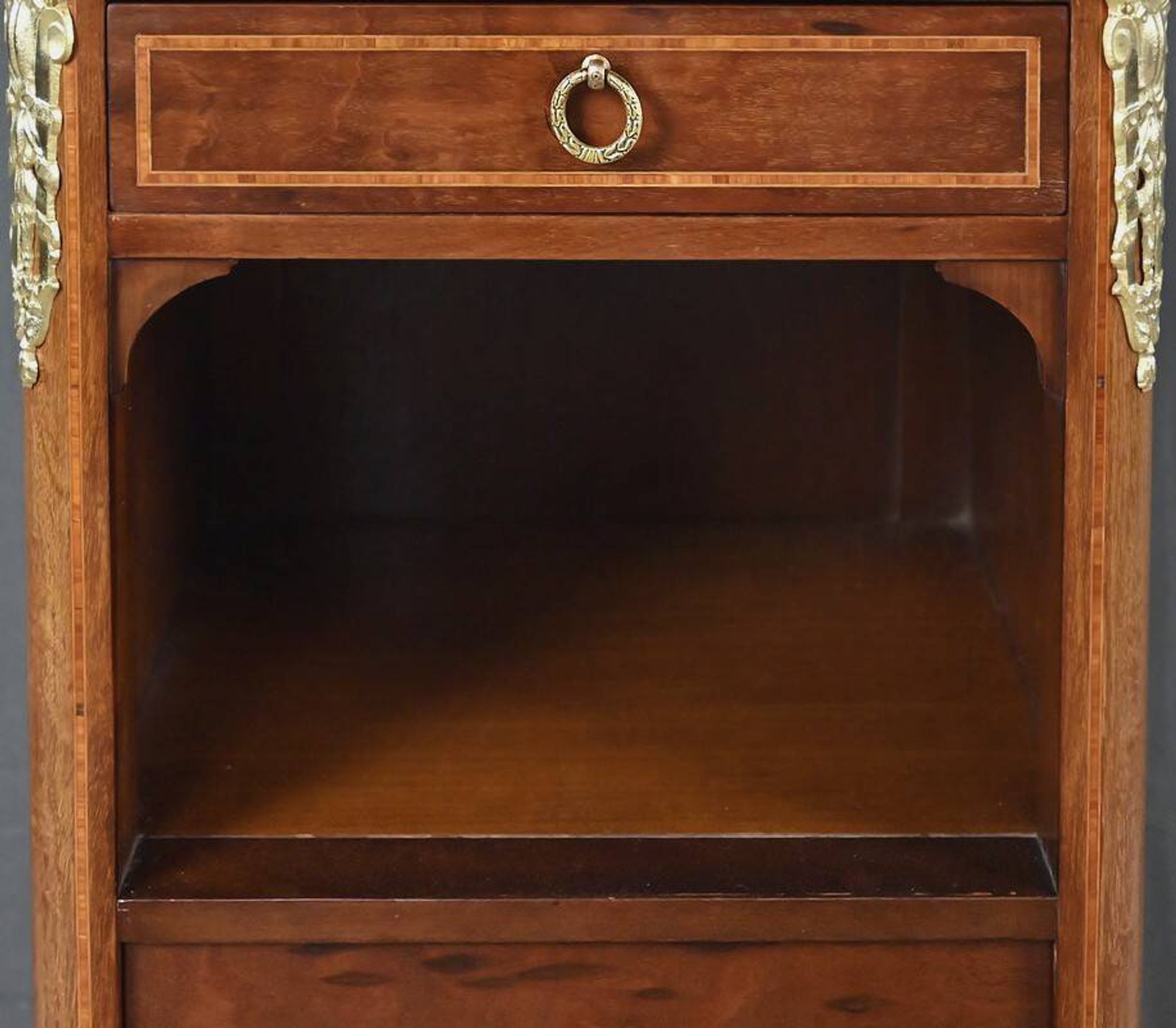 Small living room piece in marquetry, Louis XVI style – early 20th century