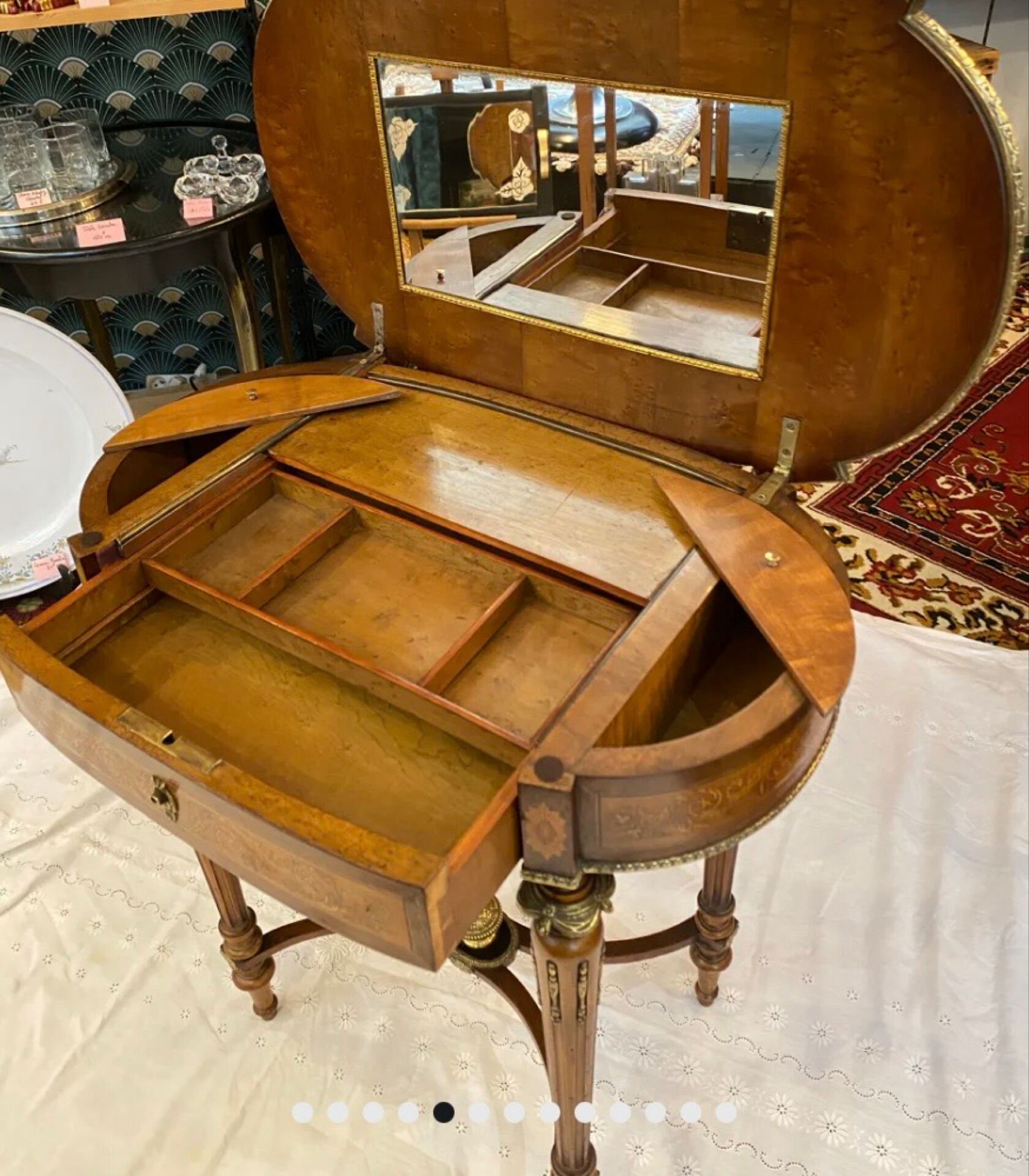 Napoleon III period dressing table (1855) fully inlaid.
