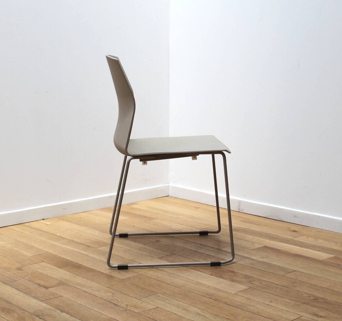 Kabi Wire visitor chair, Akaba