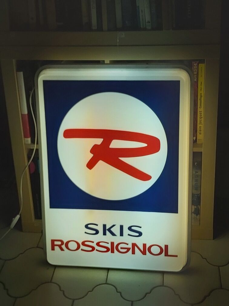 Bright sign vintage skis Rossignol