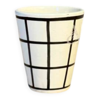 Tisslit glass, handcrafted with a black and white checkered pattern.