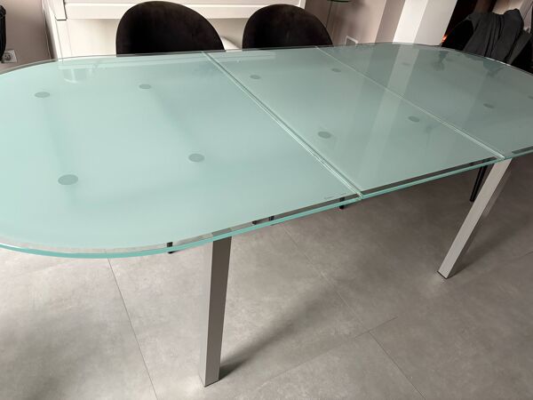 Table ovale avec rallonge en verre calligaris