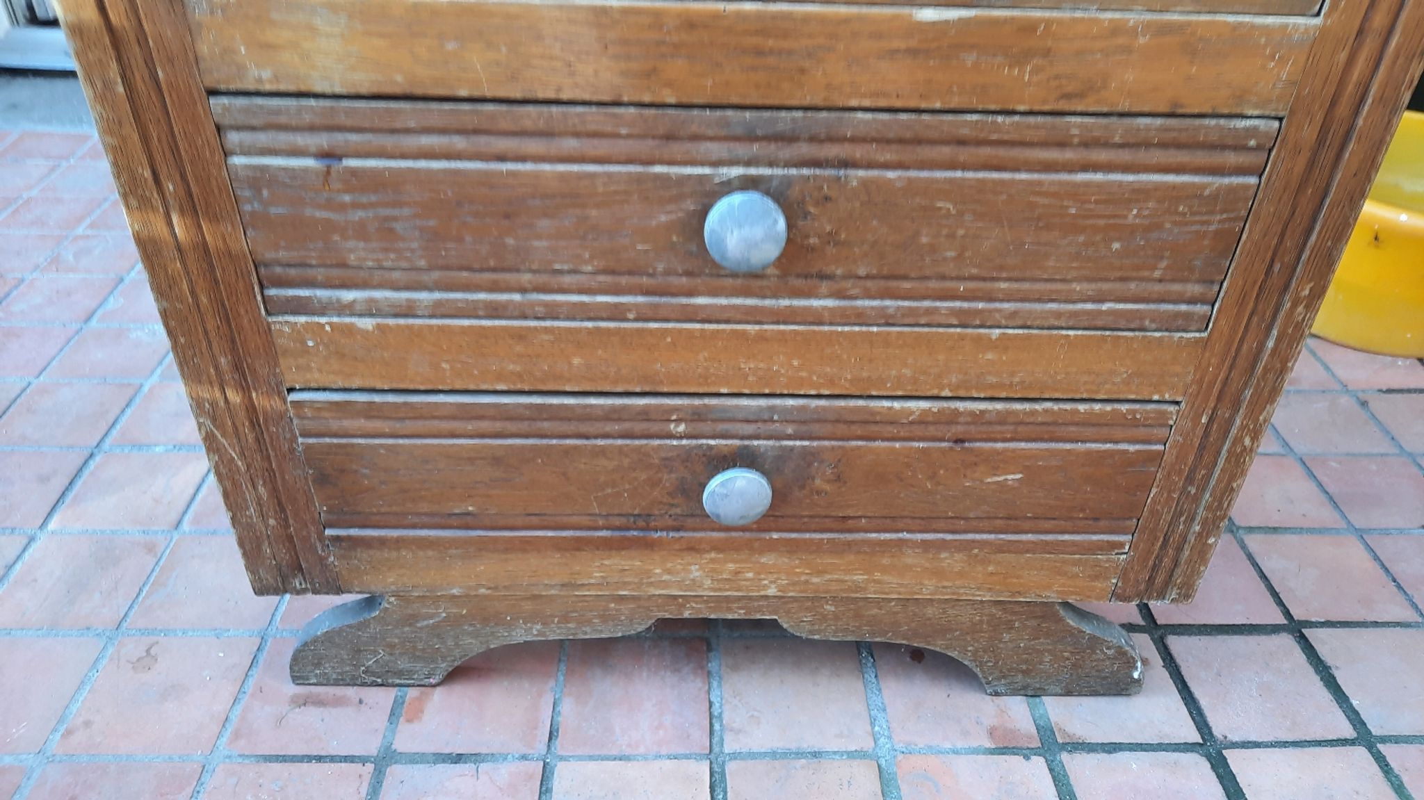 Vintage chest of drawers