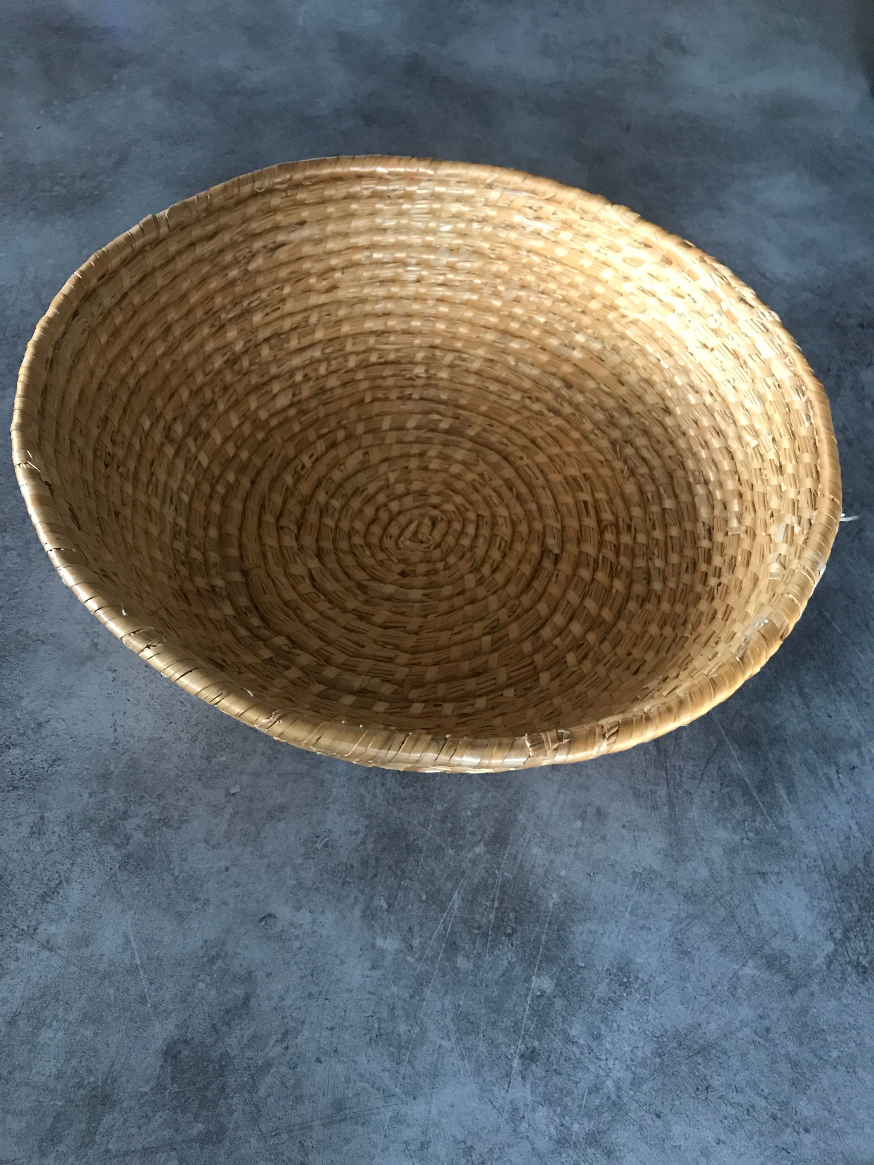 Vintage woven straw basket 29 cm