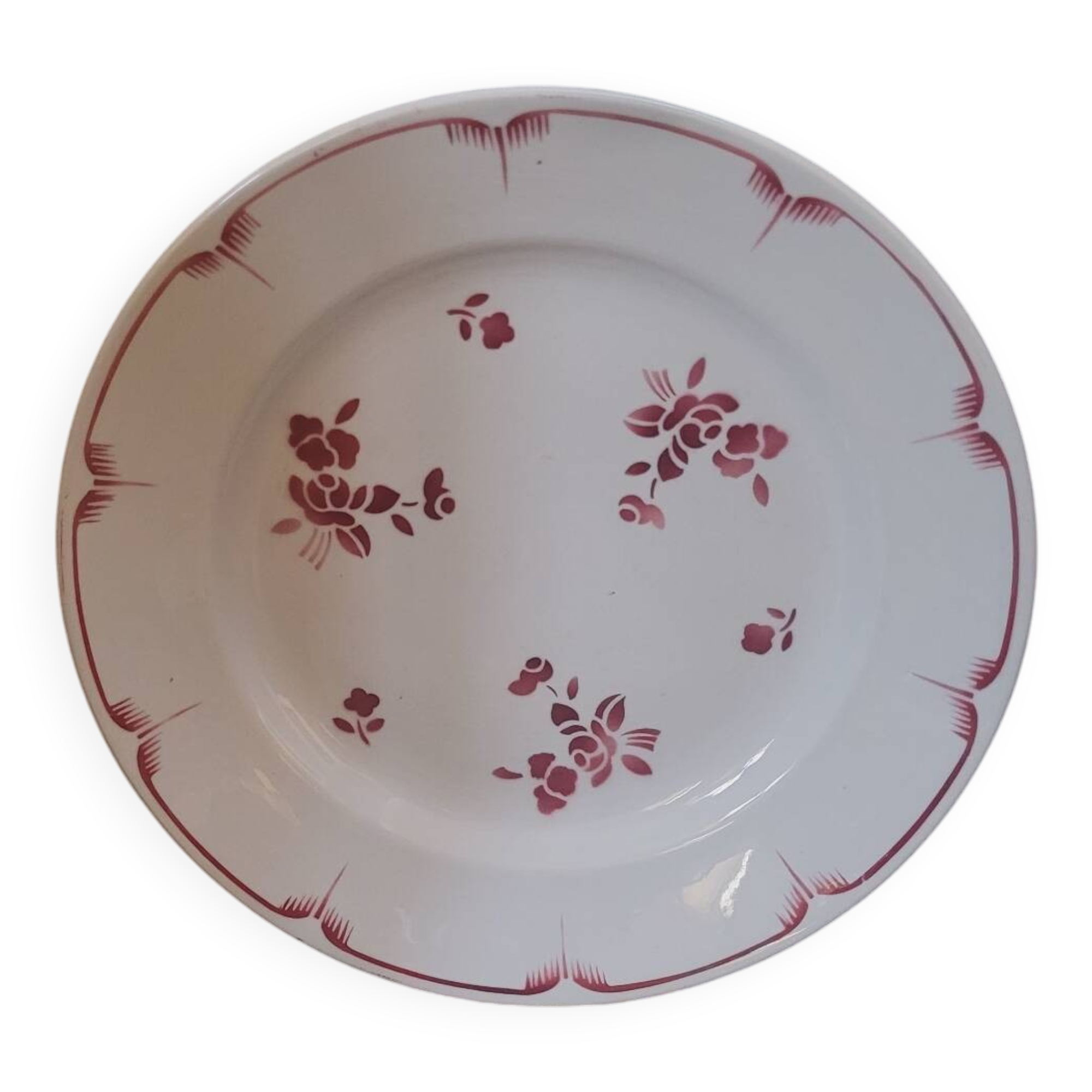 Round dish with floral decoration from the 30s