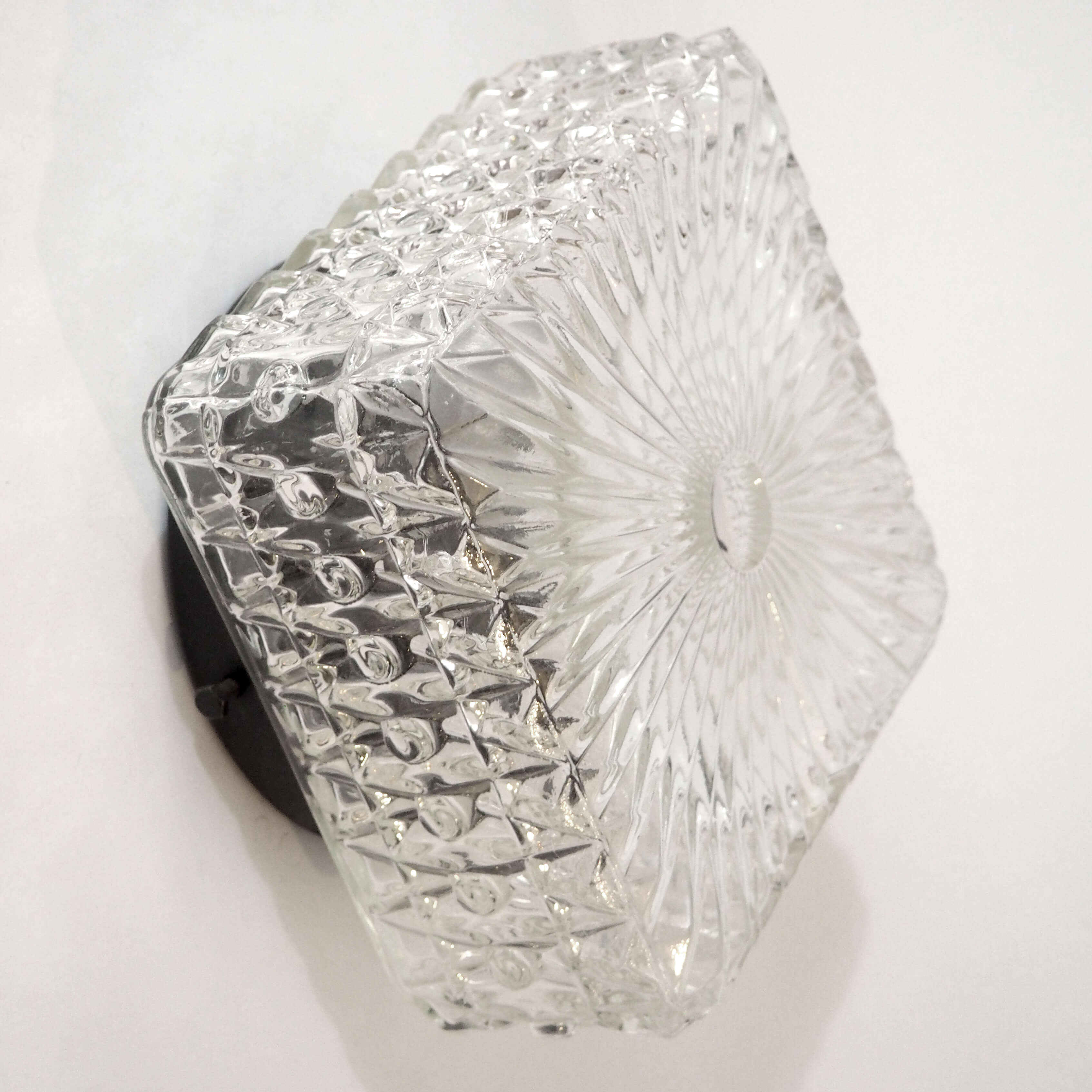 Ceiling lamp in moulded glass