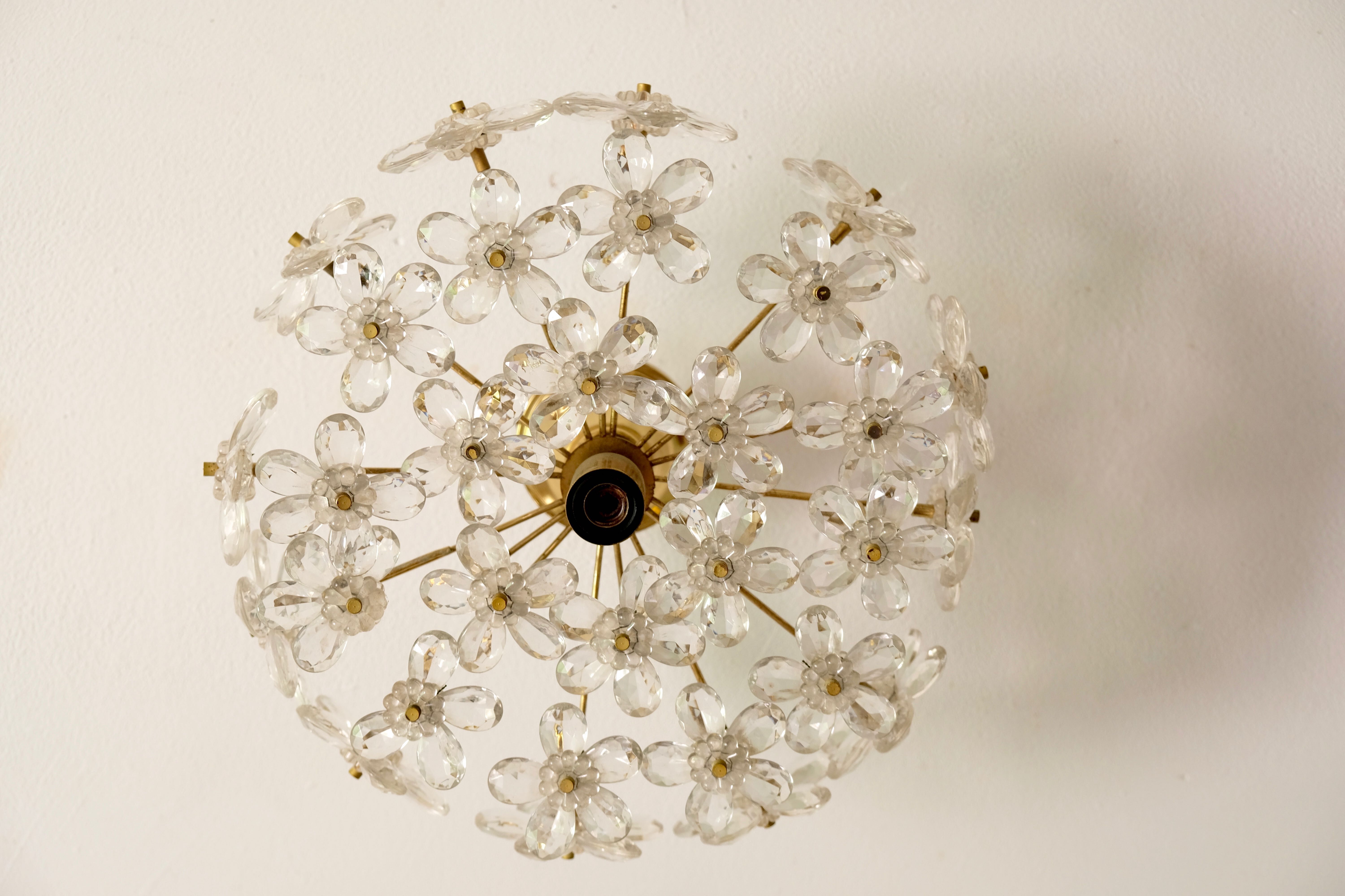 Ceiling flowers in murano glass and brass