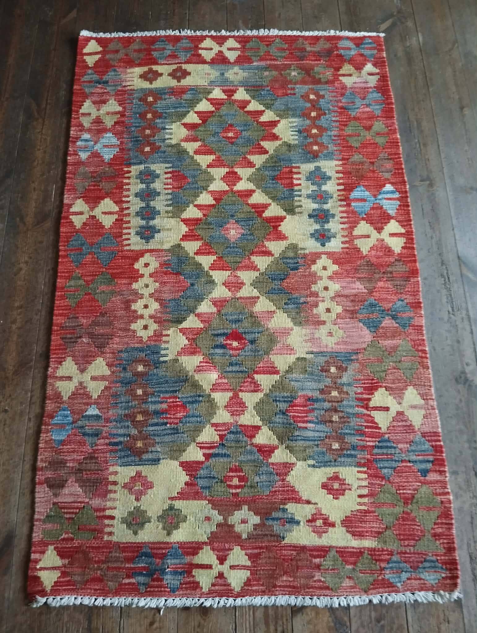 Handmade Persian Qashqai rug 150x89cm