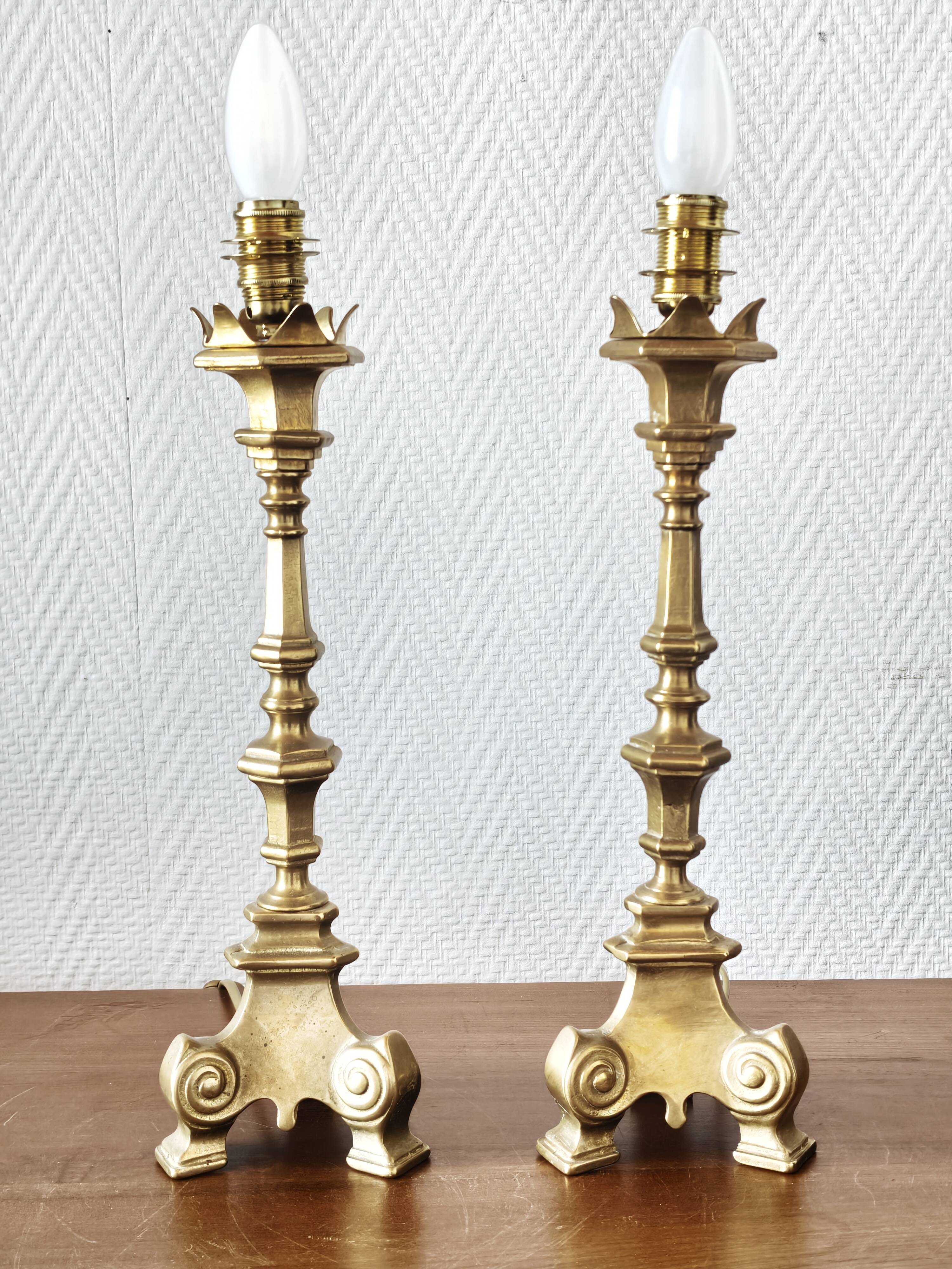 Old pair of gilded bronze lamps – Louis XIV style