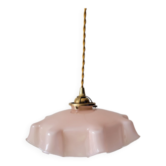 Suspension in opaline