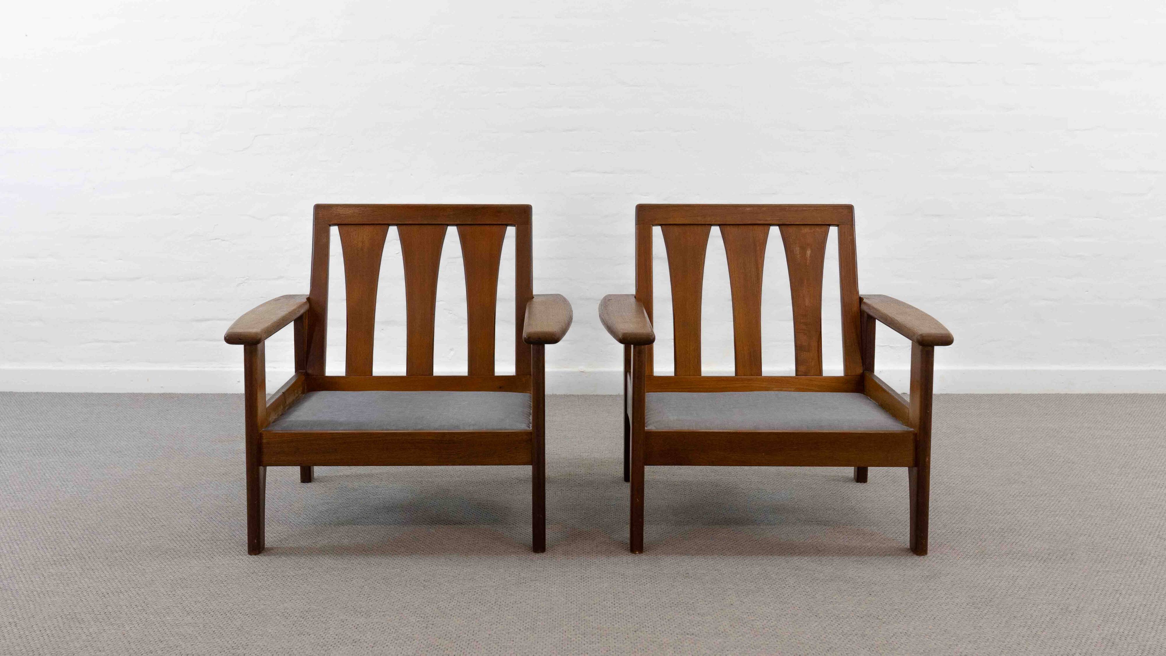 Set of 2 scandinavian easy chairs in teak with purple upholstery