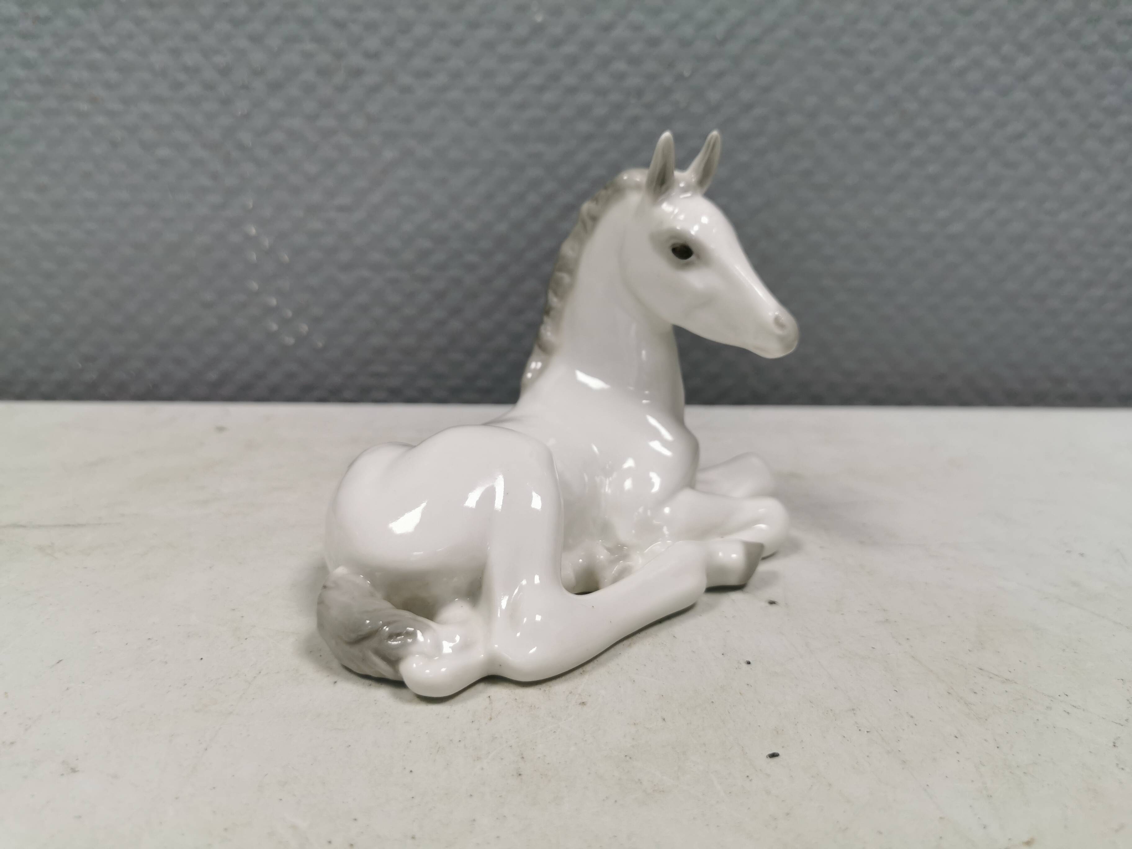 Original lomonosov horse, from before 1989 (ussr stamp under the horse)