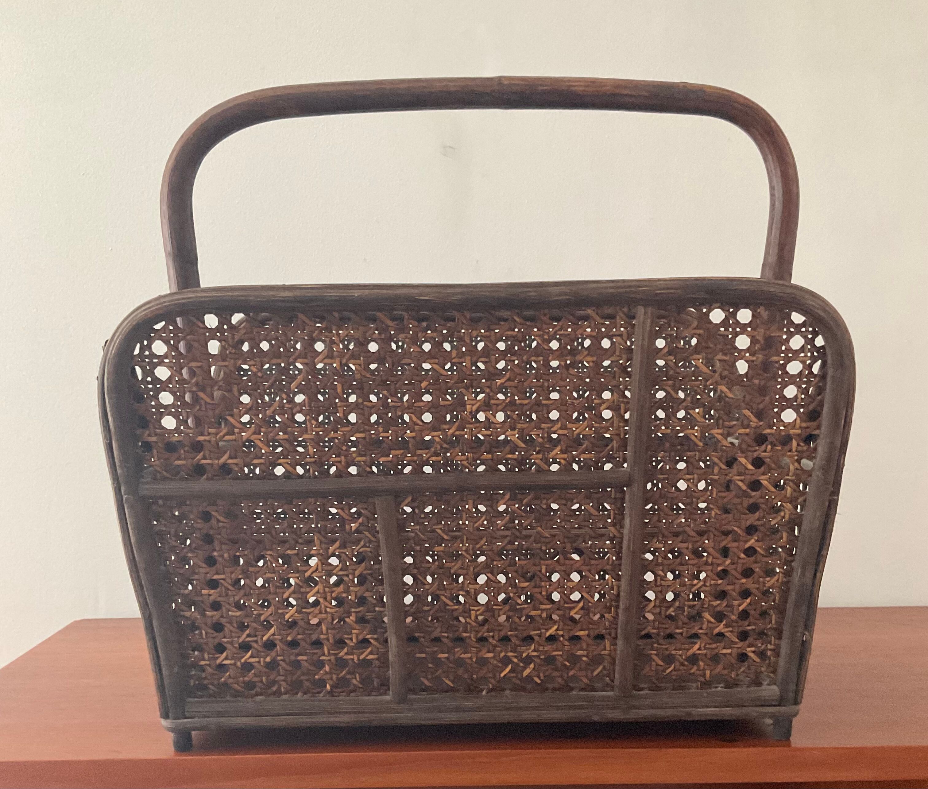 Porte-revue vintage en rotin et cannage