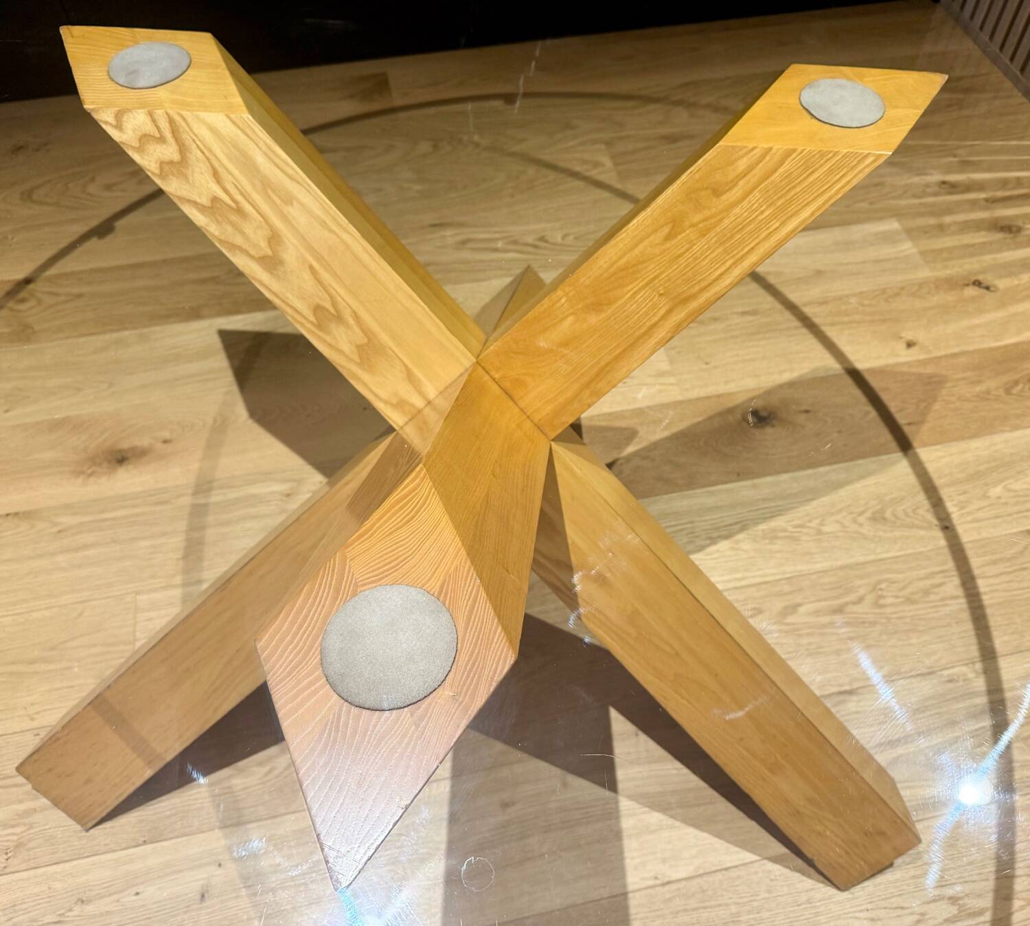 La Rotonda table by Mario Bellini for Cassina