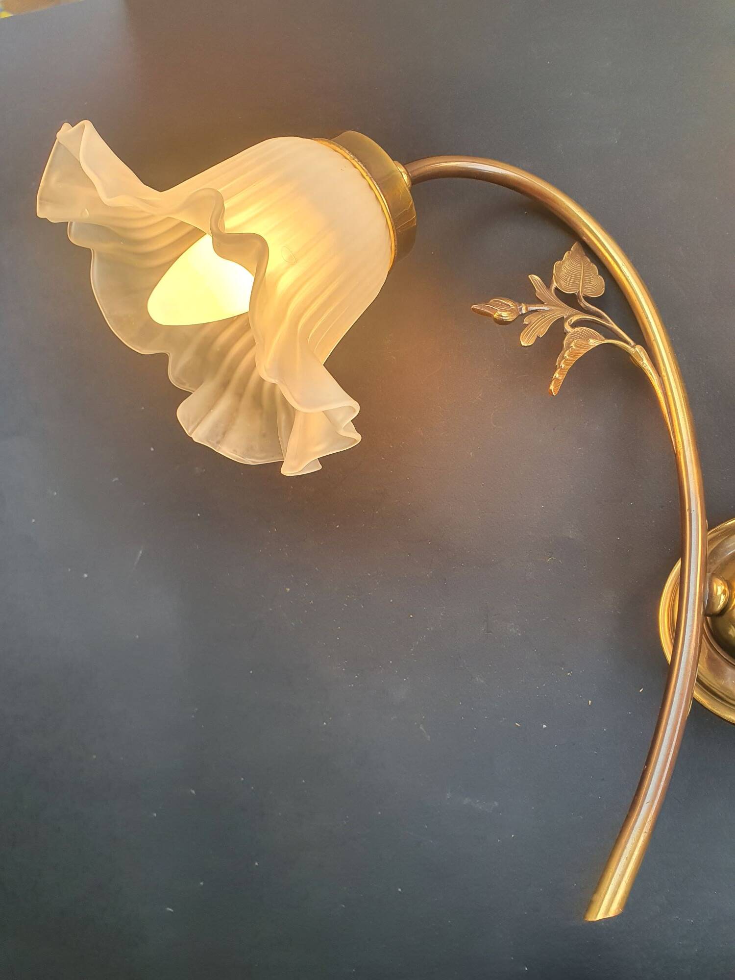 Paire d'appliques murales grandes doubles Art-Déco tulipes vintage France