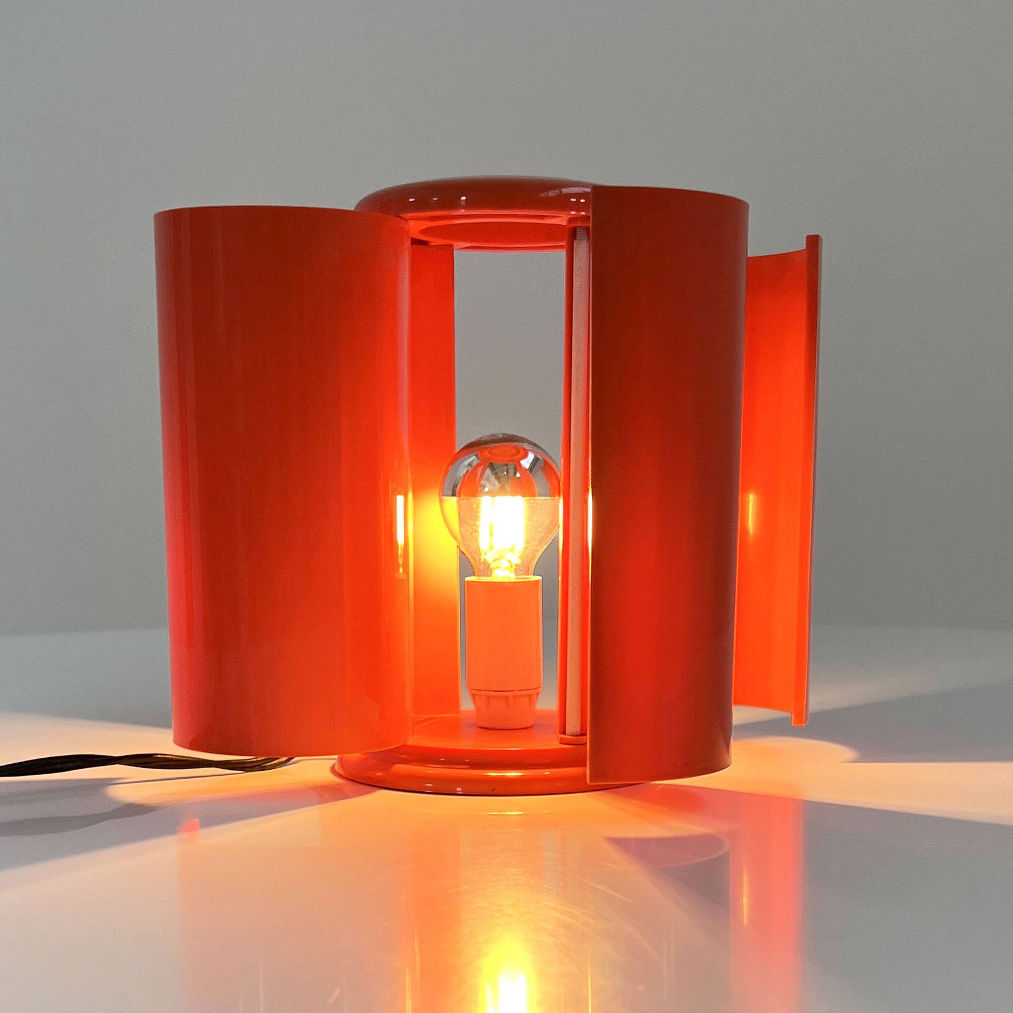 Flower table lamp by Studio D.A, Casati & Ponzio for Lamperti, 1970