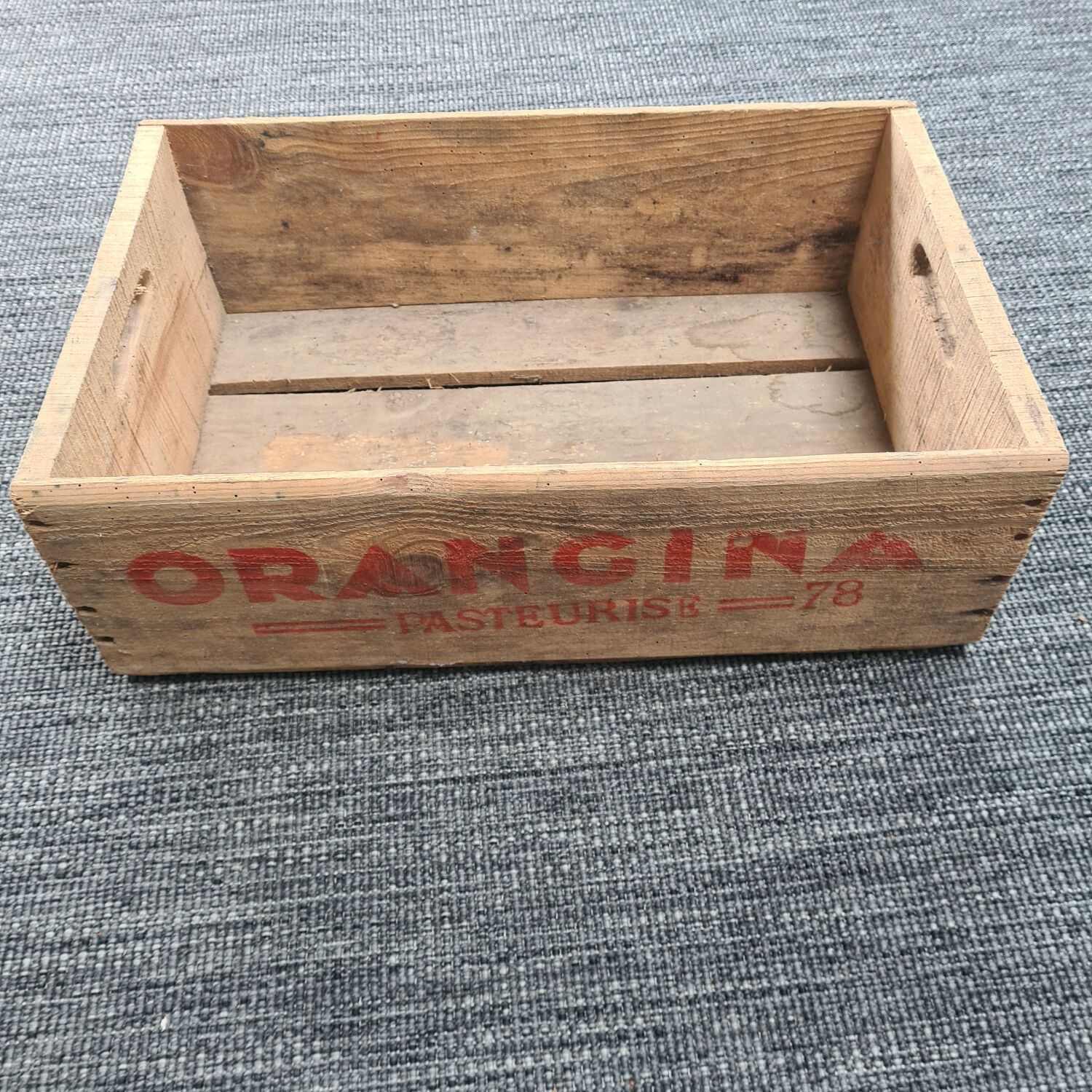 Old wooden box: orangina