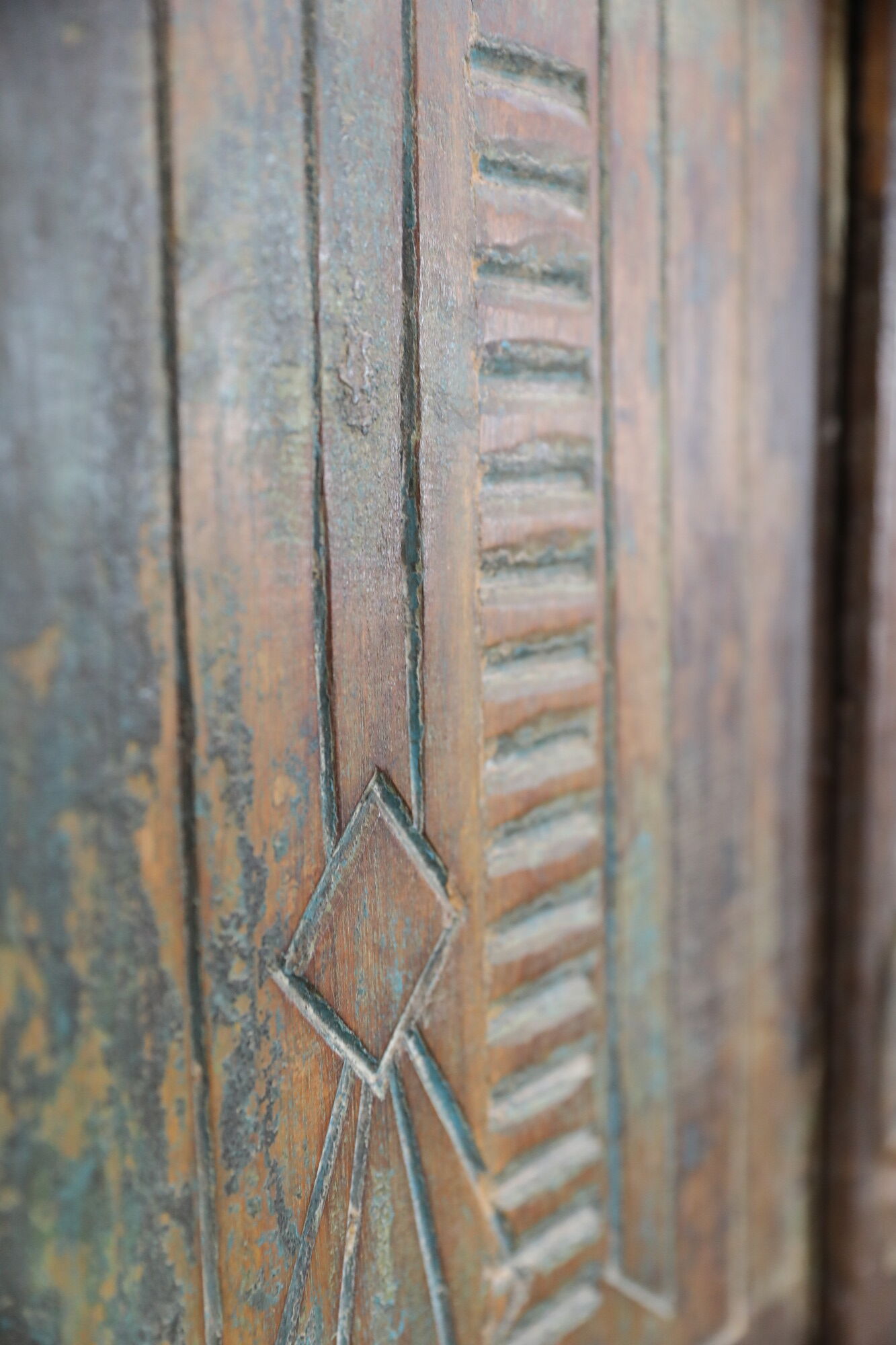 Indian furniture Blue patinated carved wardrobe with 2 doors and 1 shelf, unique piece