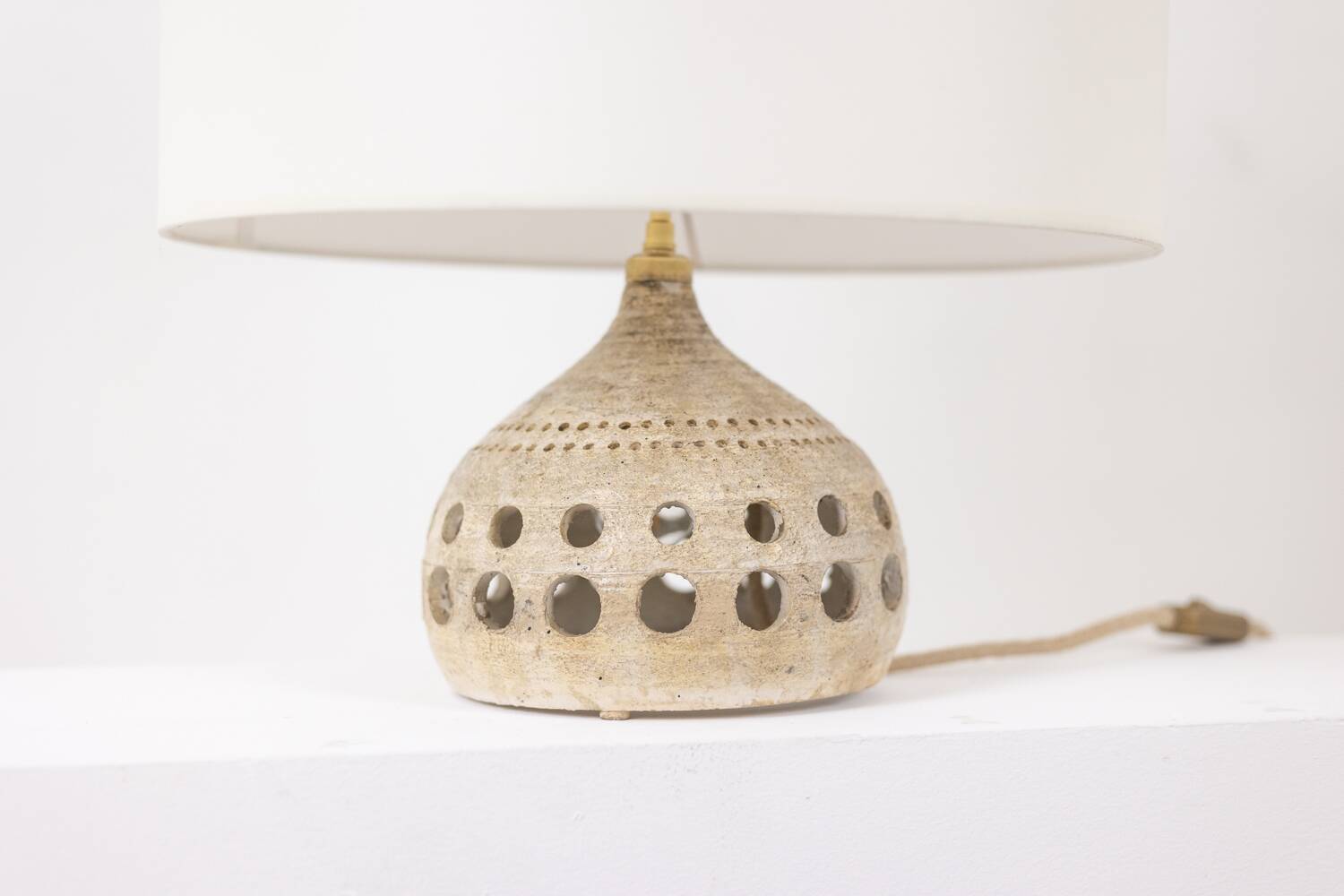 Georges Pelletier. Openwork and glazed terracotta lamp. Circa 1960-70.