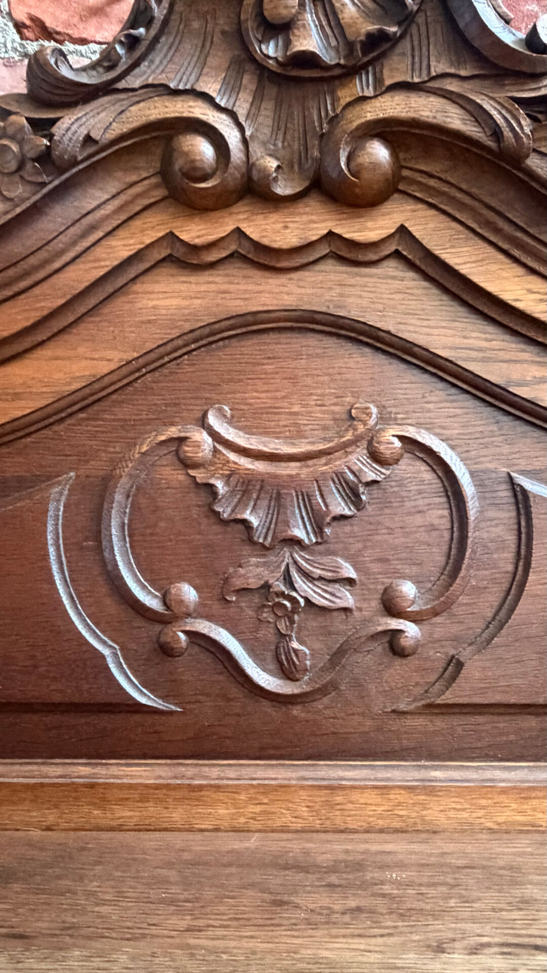 Antique oak sideboard, Louis XV rococo style, late 19th century.