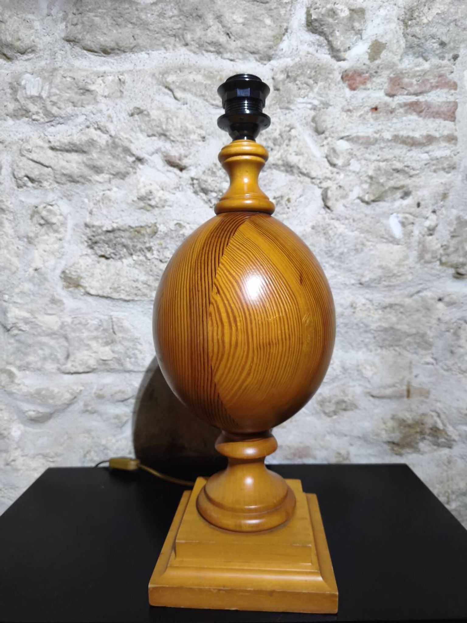 Vintage turned pine table lamp - Maison Verdière - 1970s/80s