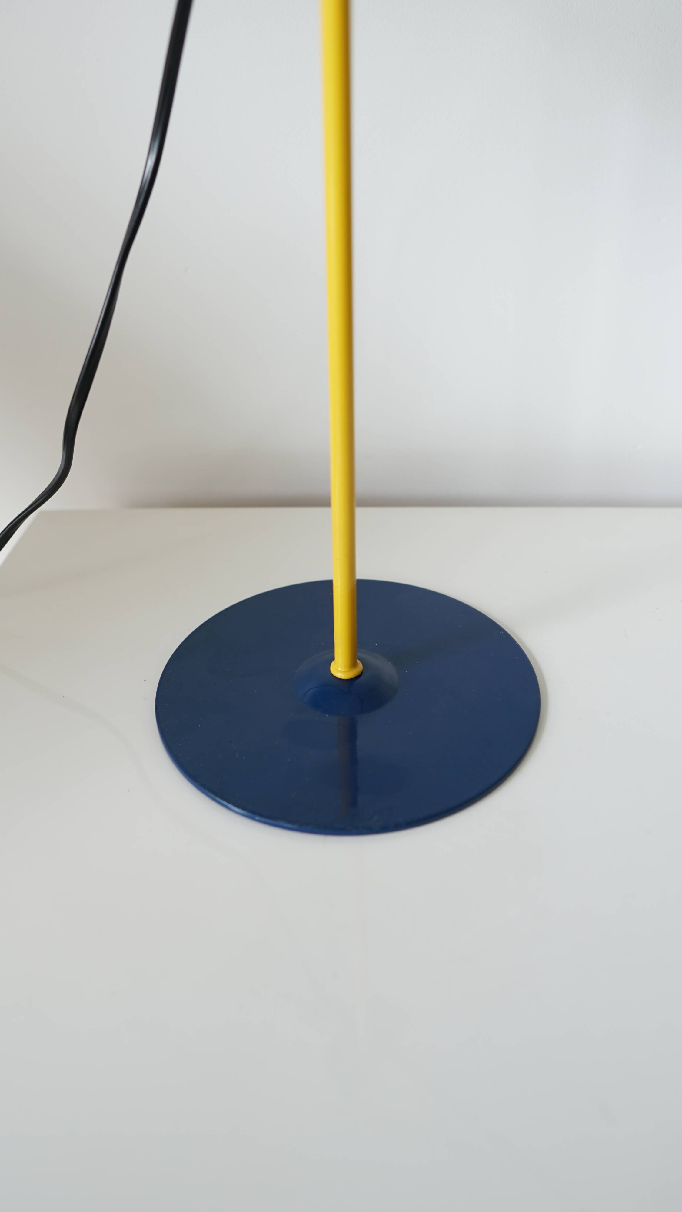 Veneta Lumi Memphis Milano Colorblock style table lamp - 80s