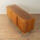 Buffet des années 1950, partiellement en bois massif, placage de noyer, design Bauhaus, attribué à Franz Ehrlich.