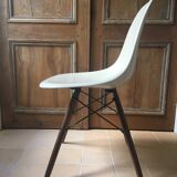 Eames DSW chair - Herman Miller edition - off white fiberglass