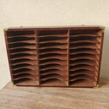 Compartmented wooden shelf