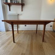 Extendable Scandinavian table