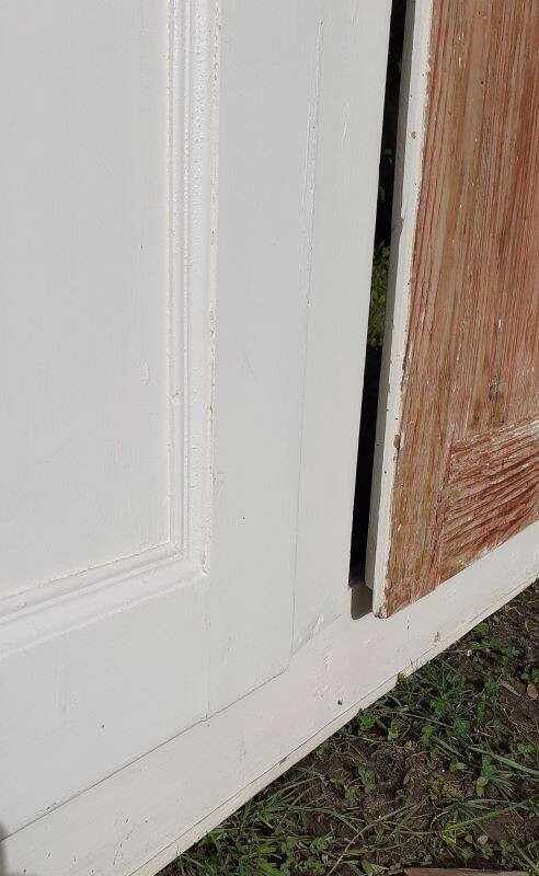 Pair of 19th-century cupboard doors and frame, woodwork