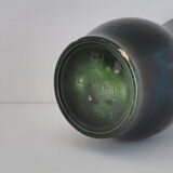 Vase en faïence émaillée vert et poudre d'or, signé Accolay, 1950-1970