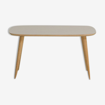 Light grey scquircle coffee table (80x45cm)