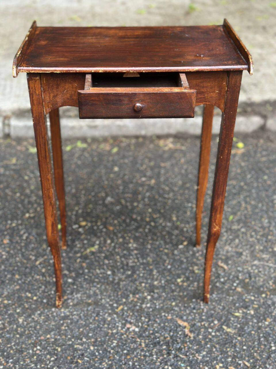 Table d'appoint style Louis XV en bois massif, 1930