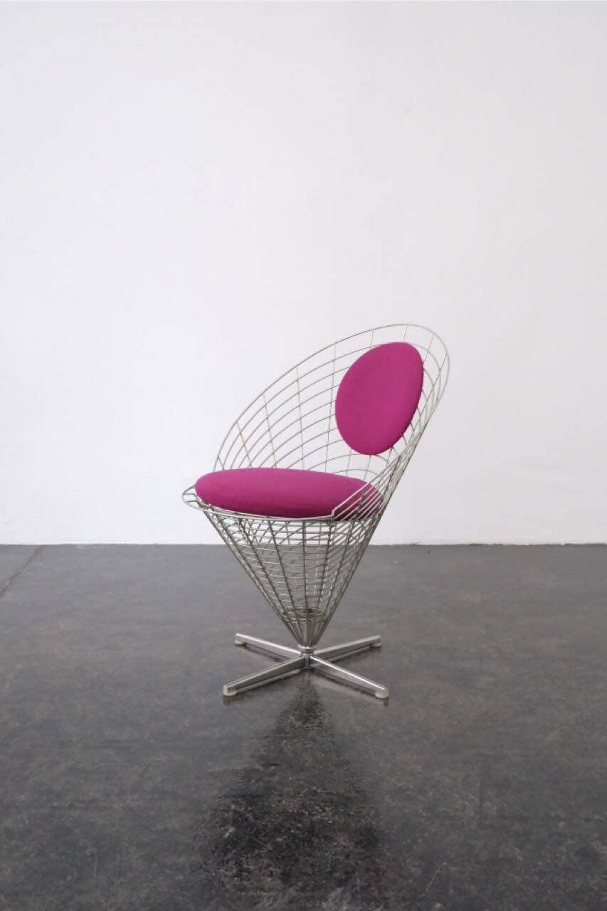 "K2" Cone chair in wire by Verner Panton / Plus Linje