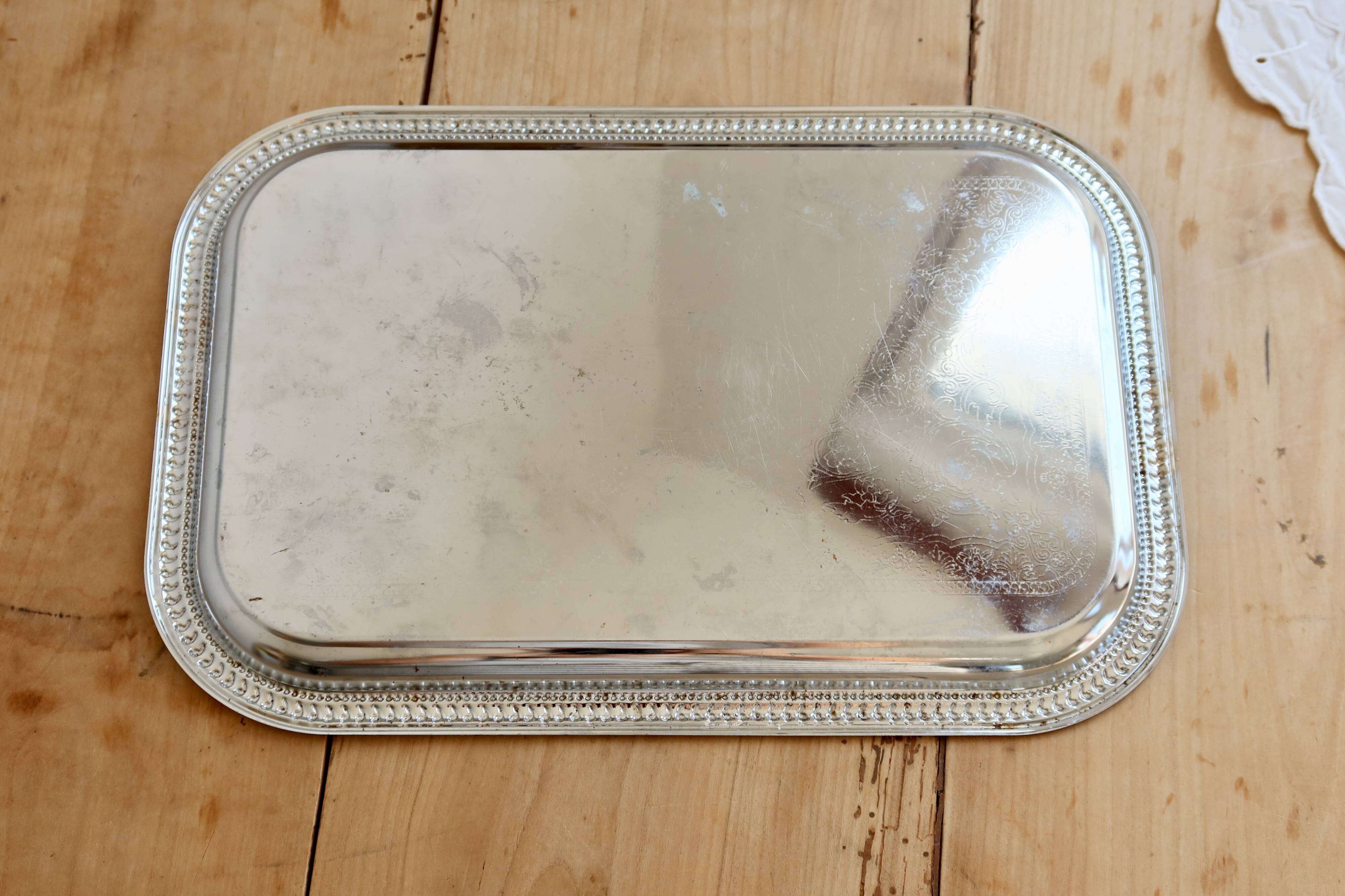 Rectangular silver-plated serving tray - Beaded edge