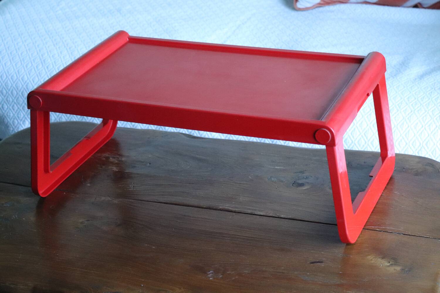 Folding tray Guzzini red – design Luigi Massoni – Italy, 1970s