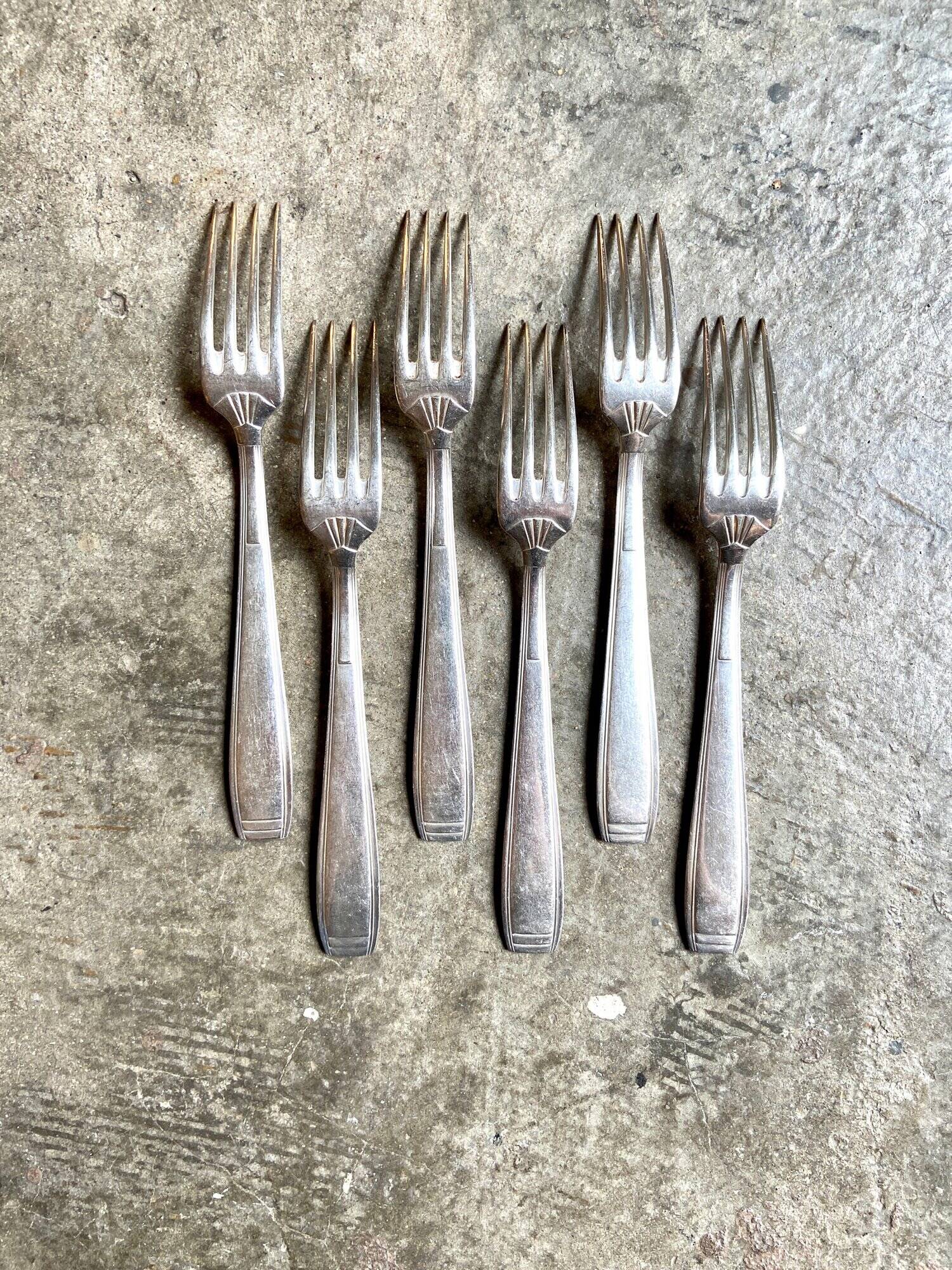 6 fourchettes en métal argenté