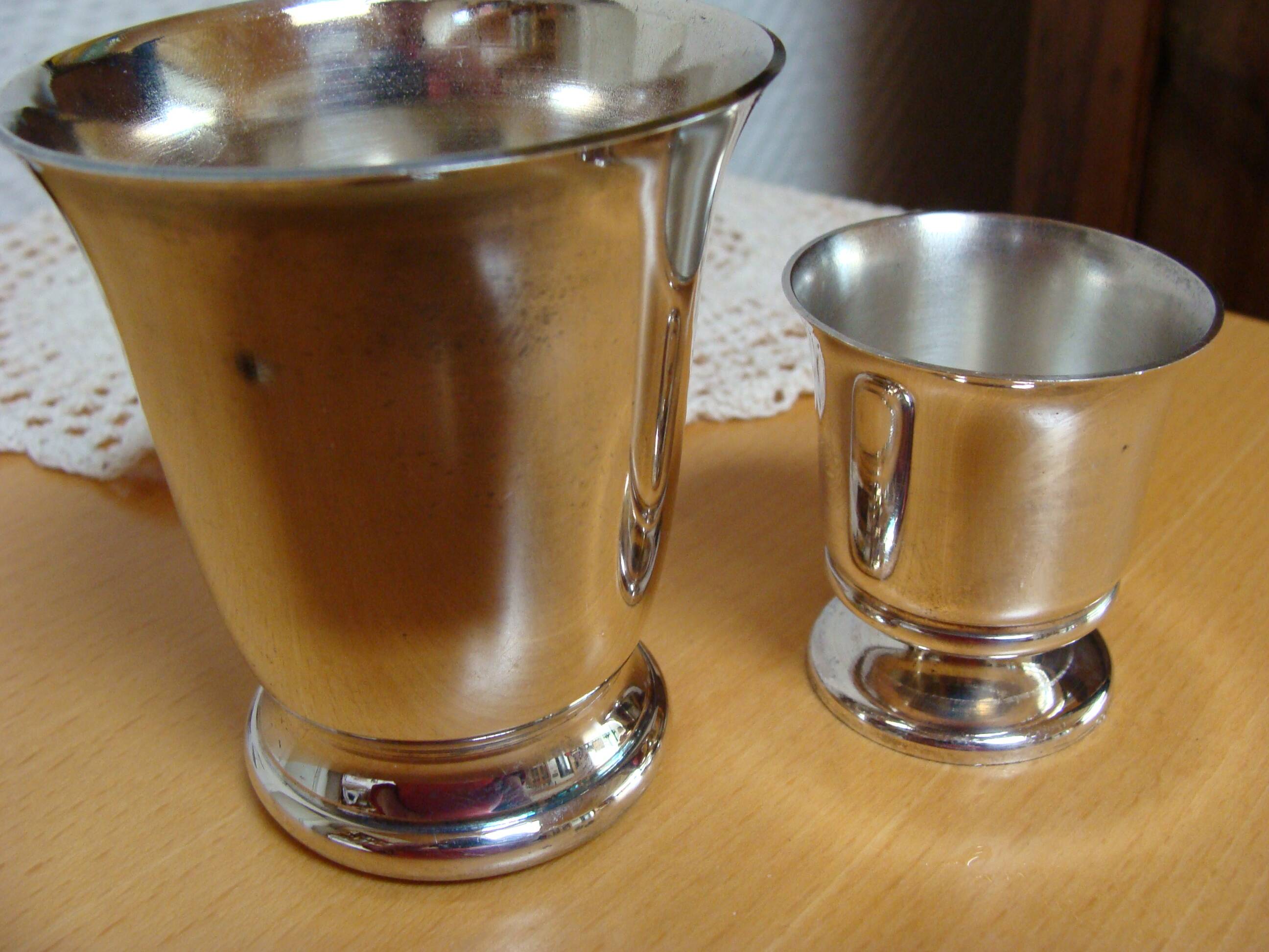 Timbale and egg cup set in silver.