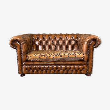 Canapé Chesterfield 2 places en cuir de vachette