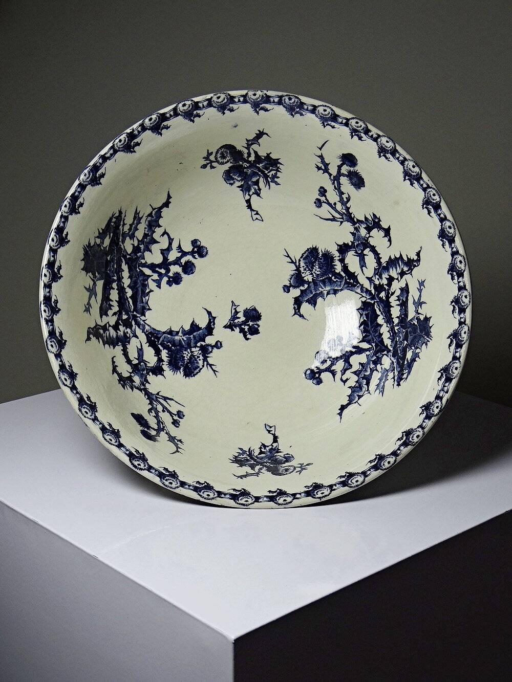 Antique cup 1890-1910 opaque porcelain ironstone Gien Chardons model