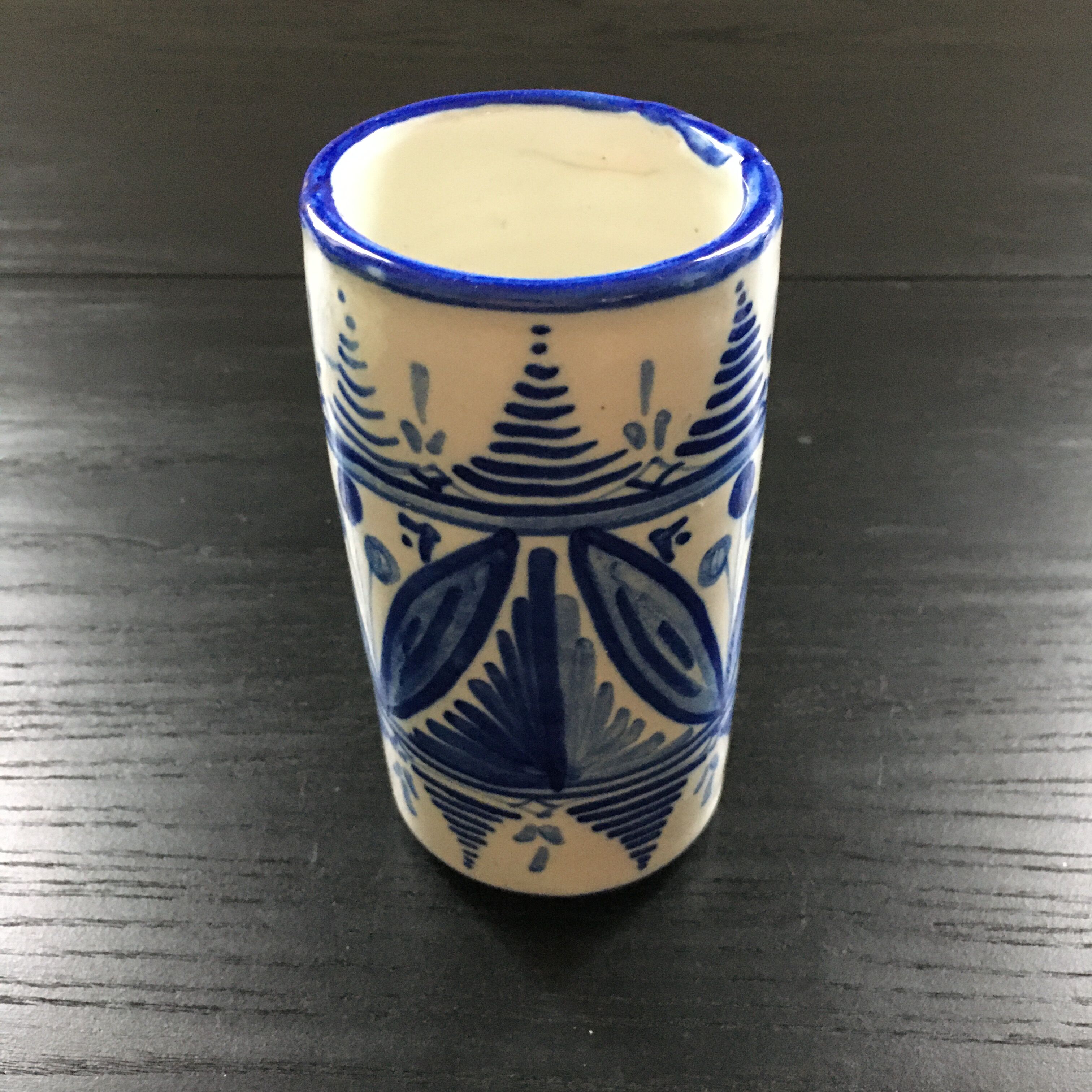 Lot of 5 blue decorative vases signed