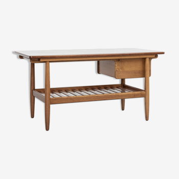 Midcentury Danish coffee table in oak and teak by Ejvind A. Johansson for FDB