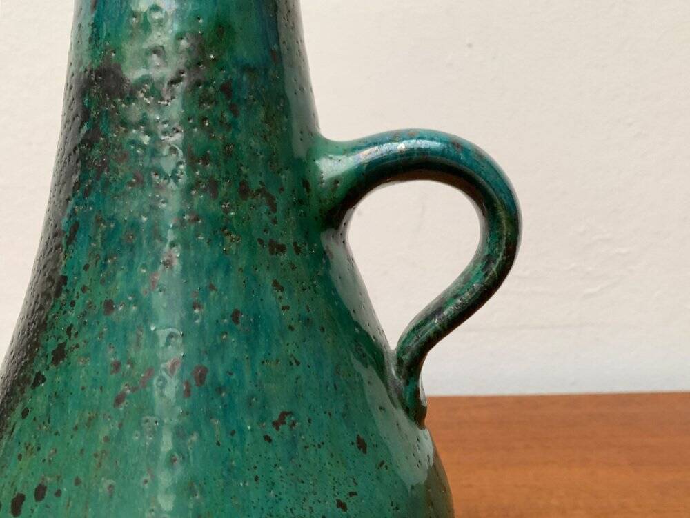 Carafe vase of studio pottery in a minimalist mid-century style by Helma Klett for Kunsttöpferei Klett, 1960s.
