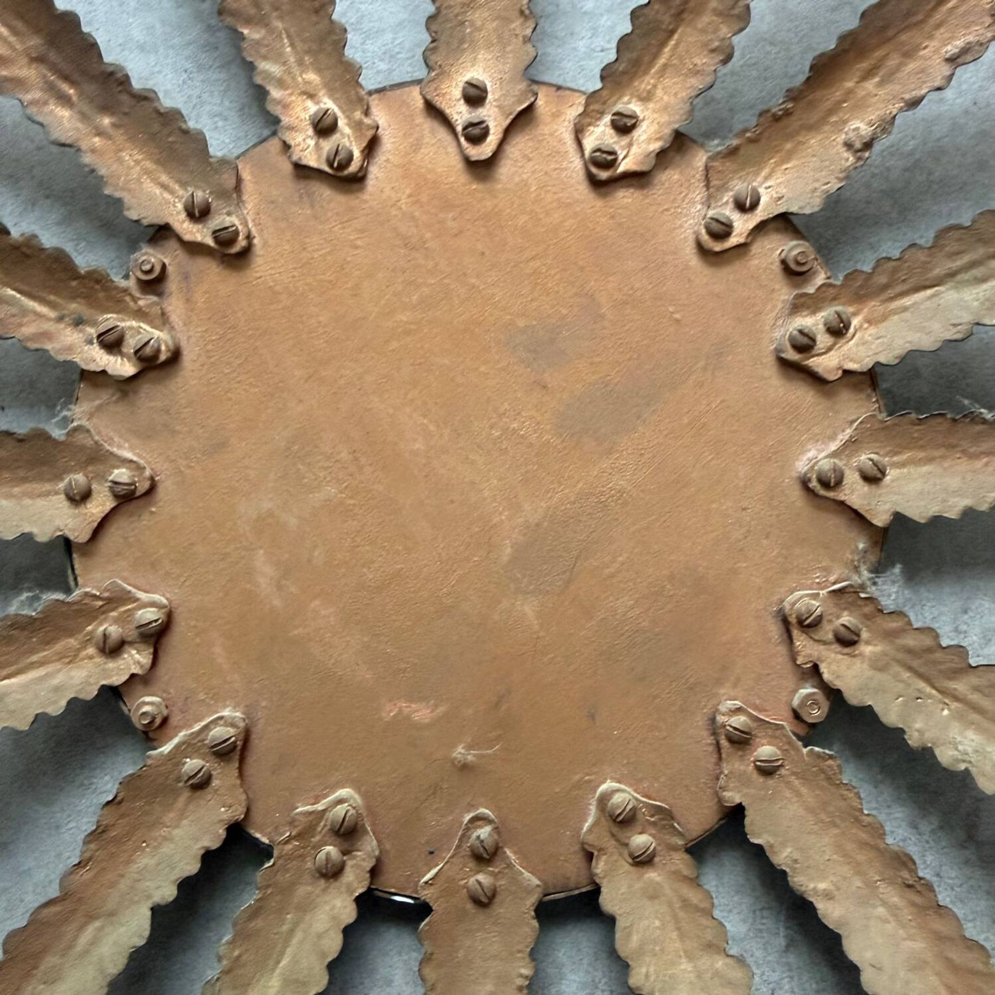 Miroir soleil en bronze, France années 50