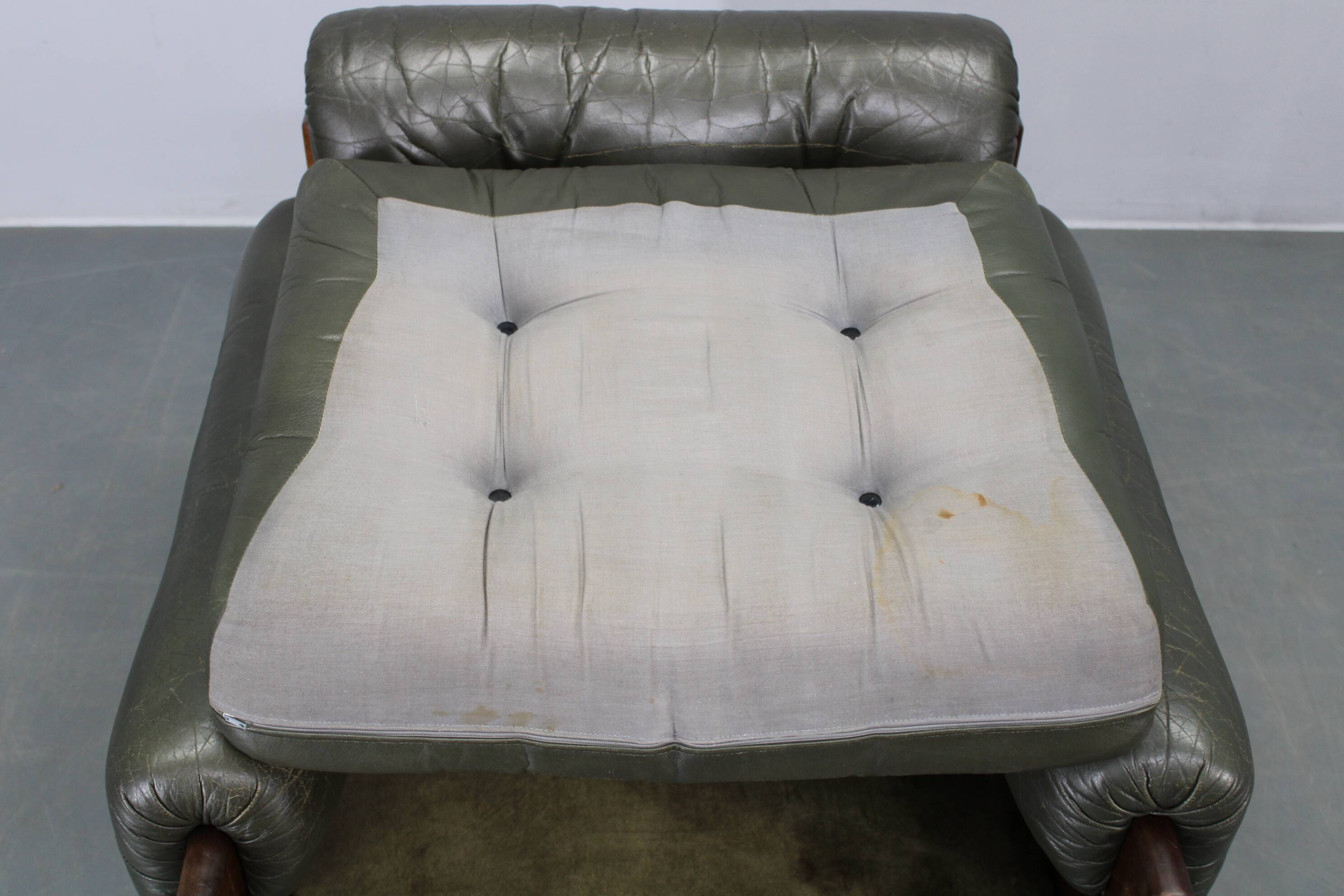 Fauteuil en cuir vert des années 70, Tchécoslovaquie.