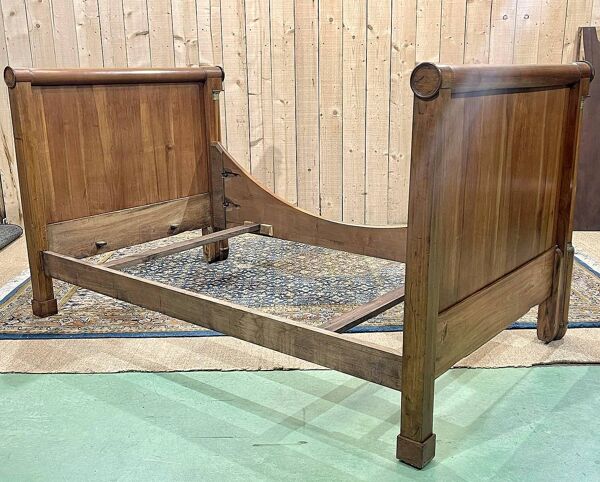 Lit bateau empire du XIXème en merisier - Literie: 1m82x98cm