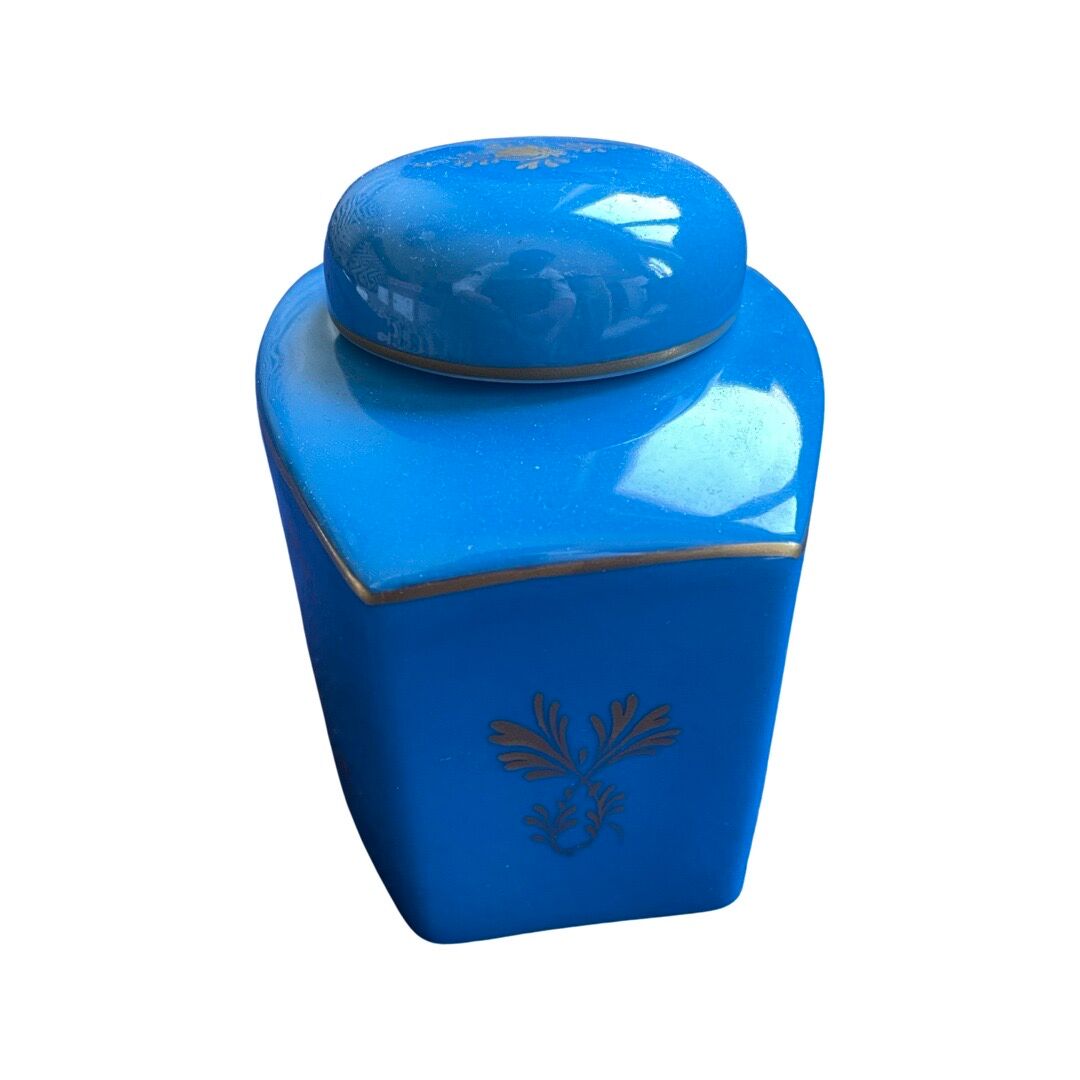 Snake porcelain inkwell with hand gold decoration