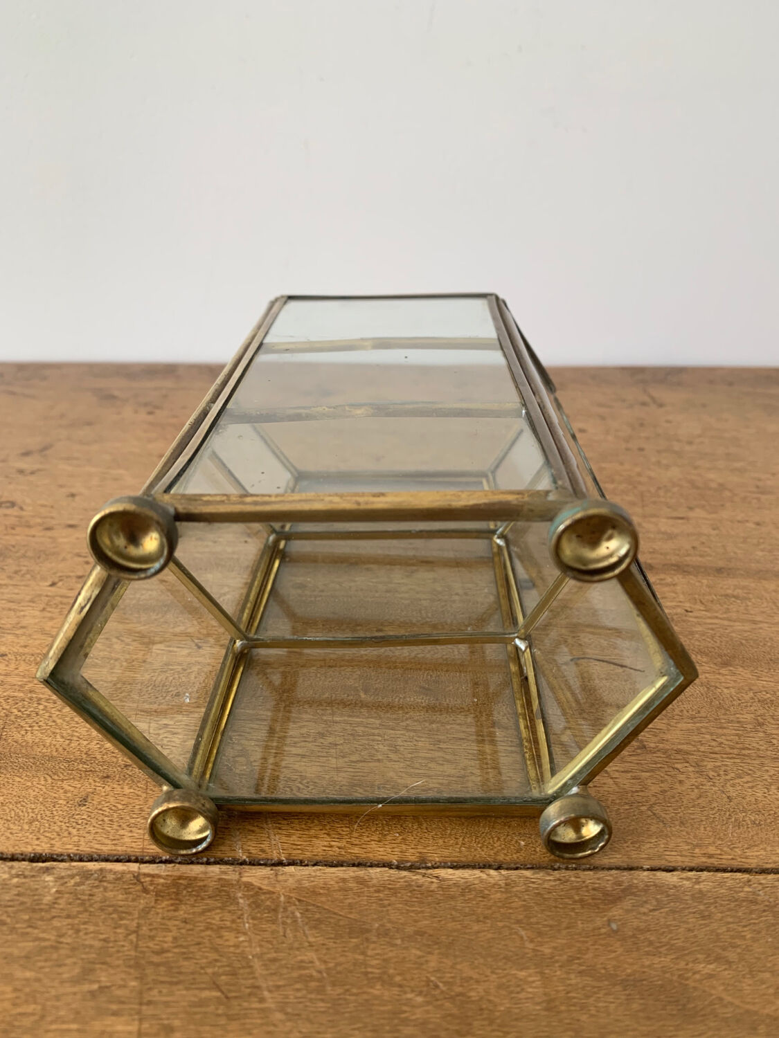 Petite vitrine vintage en verre et laiton